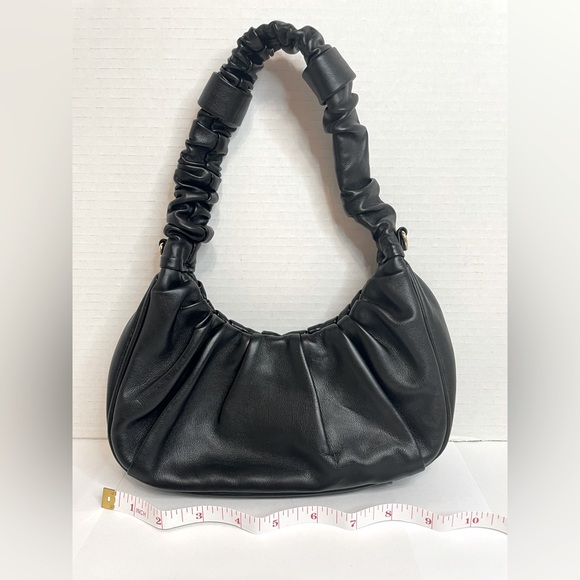 Urban Expressions- Ruched Black Handbag - Picture 5 of 8